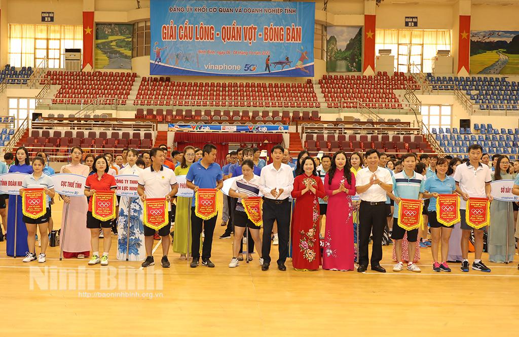 Khai mạc Giải cầu lông, quần vợt, bóng bàn Đảng ủy Khối Cơ quan và Doanh nghiệp tỉnh năm 2023