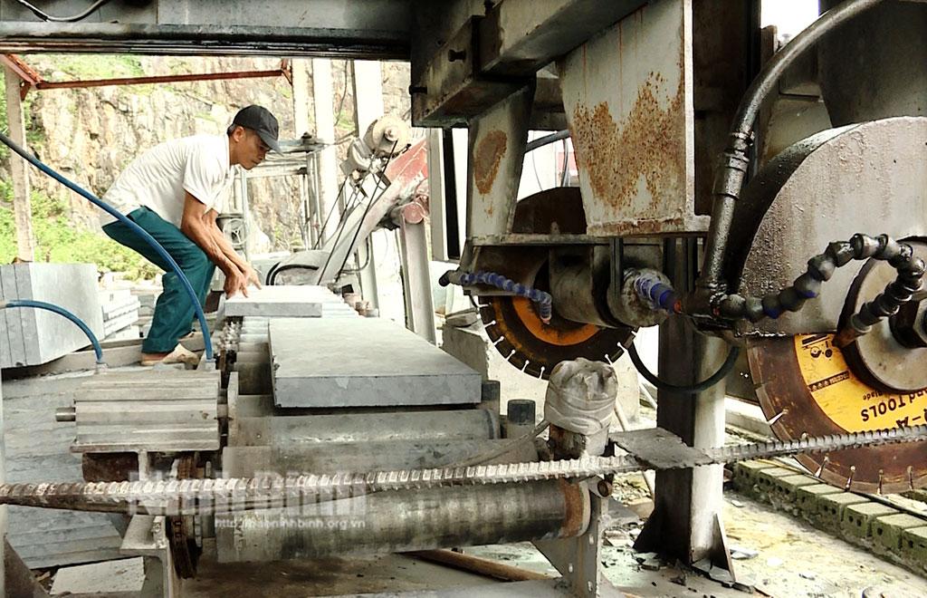 Nhà sáng chế kỹ thuật "sinh ra từ làng"