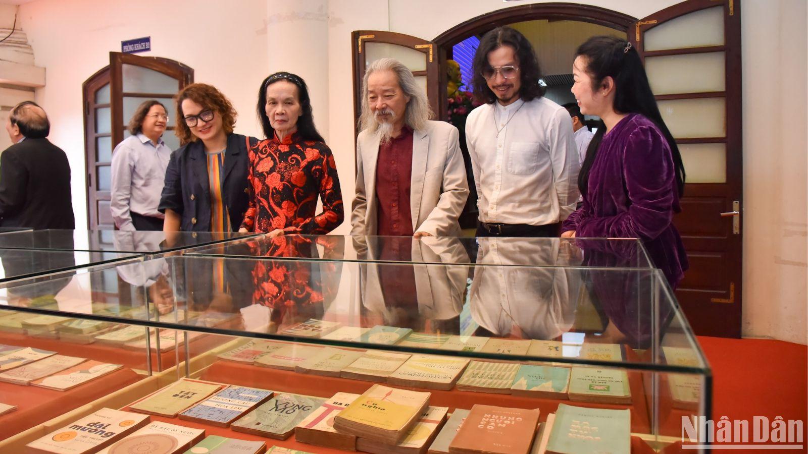 Dấu ấn hội họa trong di sản của Văn Cao