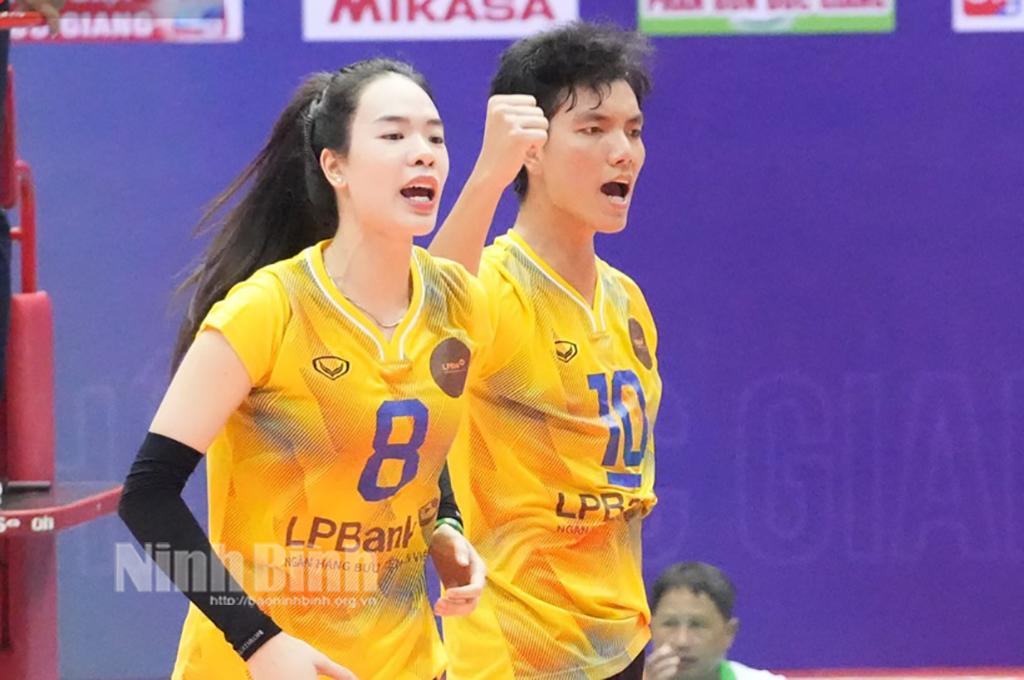 Ấn tượng với ngôi vị nhất bảng C của Bóng chuyền nữ Ninh Bình LienViet Post Bank
