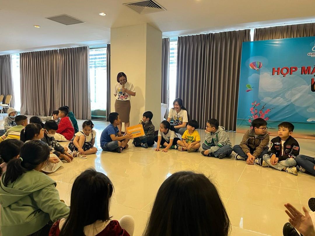 Những người thầy đam mê mang kiến thức tài chính đến với trẻ em Việt