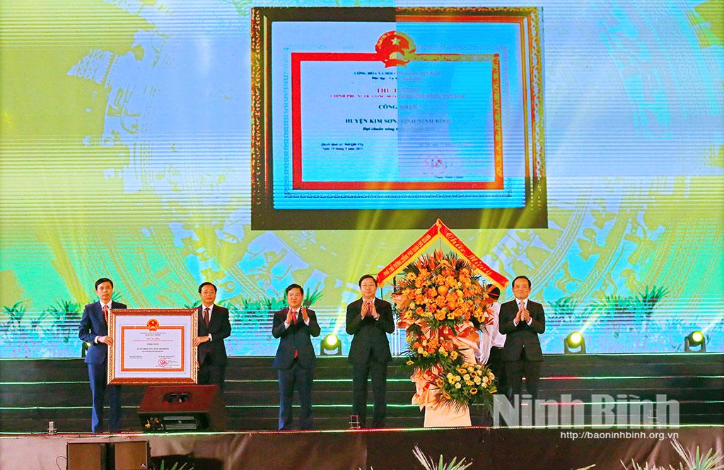 Lễ công bố huyện Kim Sơn đạt chuẩn nông thôn mới