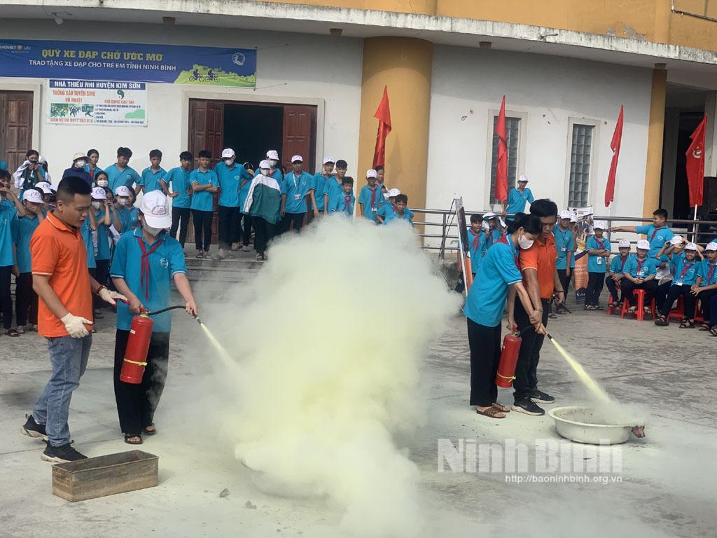 Trang bị kiến thức, kỹ năng thoát hiểm an toàn cho trẻ