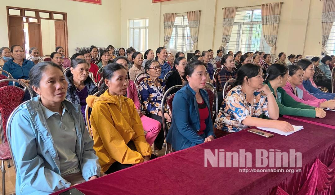 Hội nghị phổ biến kiến thức về điều chỉnh mức sinh và nâng cao chất lượng dân số cho hội viên phụ nữ xã Yên Mỹ