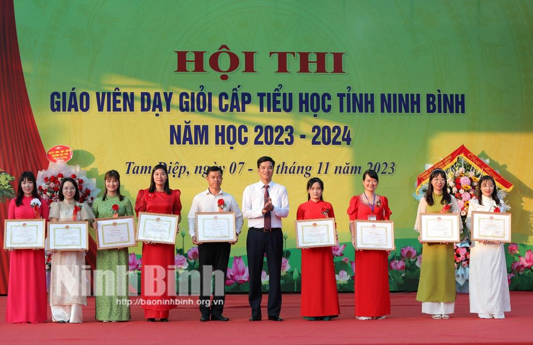 64 giáo viên được công nhận là giáo viên dạy giỏi tại Hội thi giáo viên dạy giỏi cấp Tiểu học tỉnh năm học 2023-2024