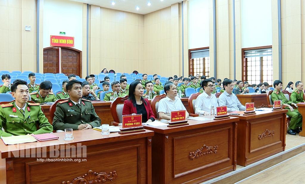 Tổ chức diễn đàn "Lực lượng Cảnh sát cơ động lắng nghe ý kiến của cán bộ, công chức các cơ quan, đơn vị"