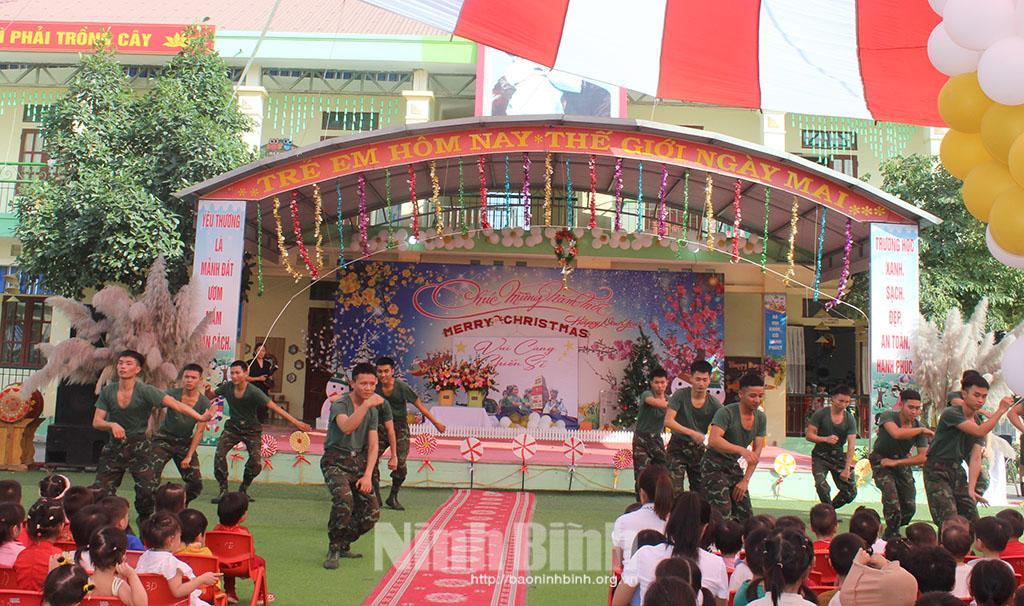 Tổ chức chương trình "Vui cùng chiến sỹ-Giáng sinh an lành và Chào năm mới 2024"