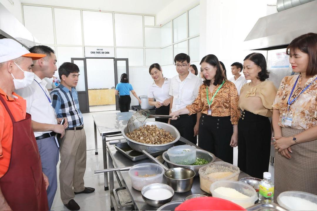 Triển khai công tác bảo đảm an toàn thực phẩm Tết Nguyên đán Giáp Thìn và mùa Lễ hội Xuân 2024