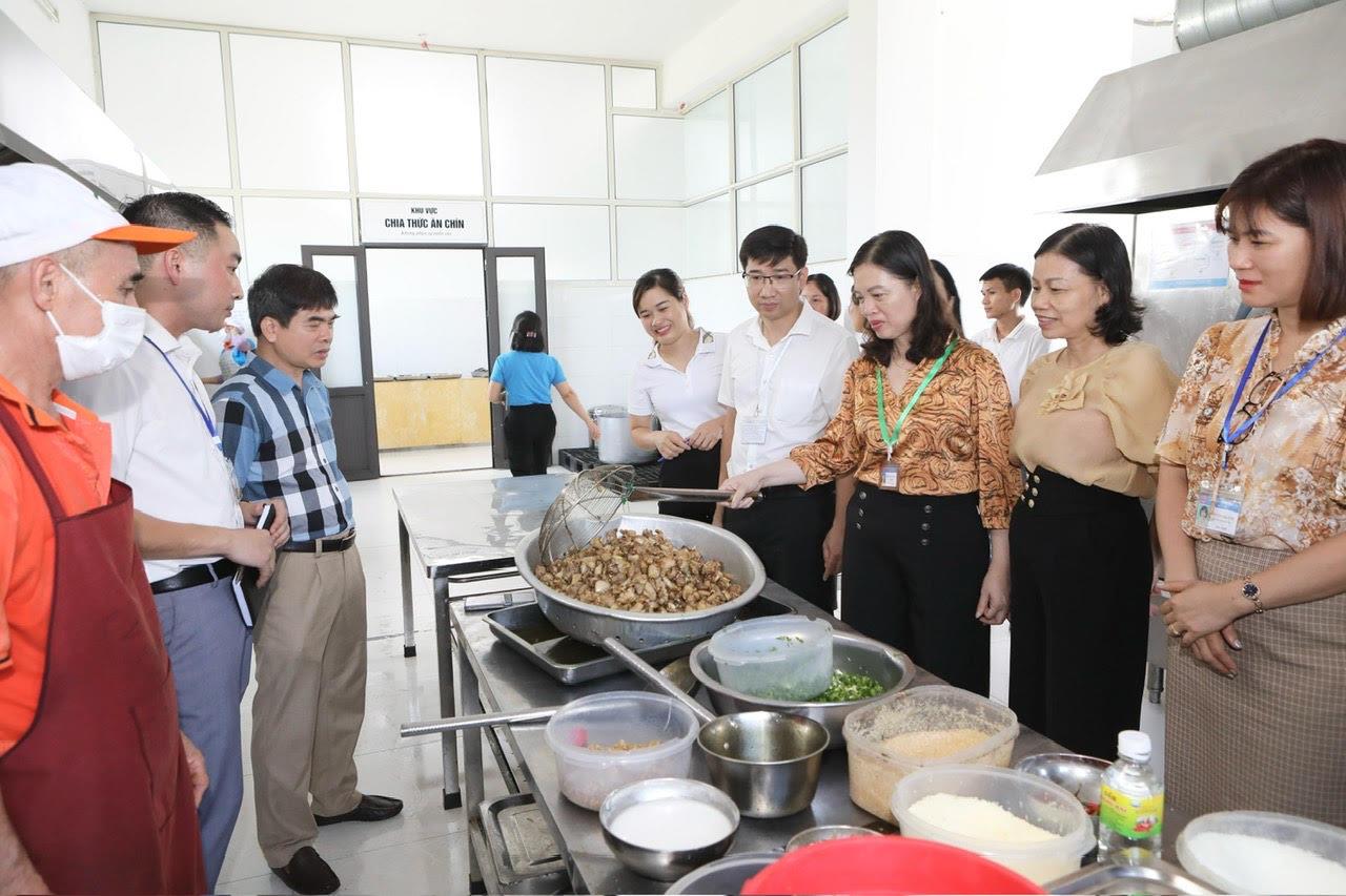 Triển khai công tác bảo đảm an toàn thực phẩm Tết Nguyên đán Giáp Thìn và mùa Lễ hội Xuân 2024
