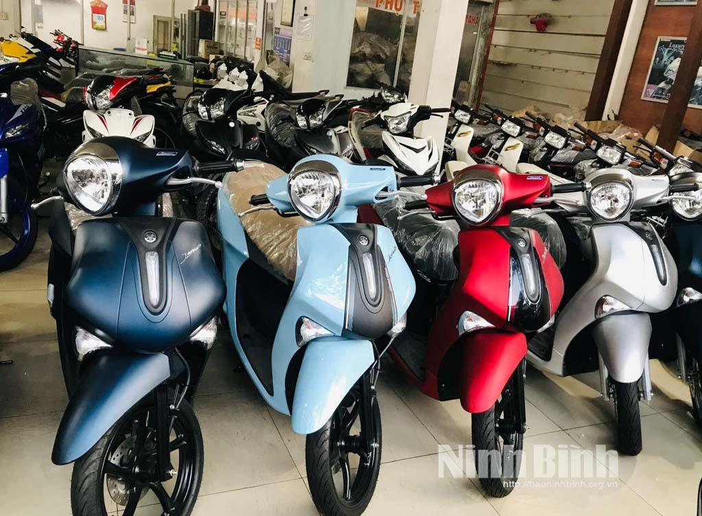 Xe máy "chạy đua" giảm giá dịp cuối năm