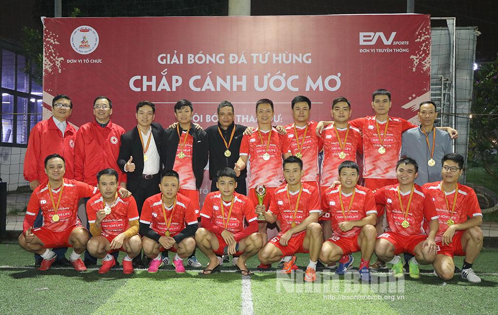 Tổ chức Giải bóng đá tứ hùng với chủ đề "Chắp cánh ước mơ"