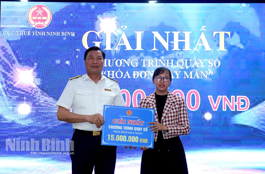 Cục Thuế tỉnh trao thưởng Chương trình "Hóa đơn may mắn" quý IV năm 2022