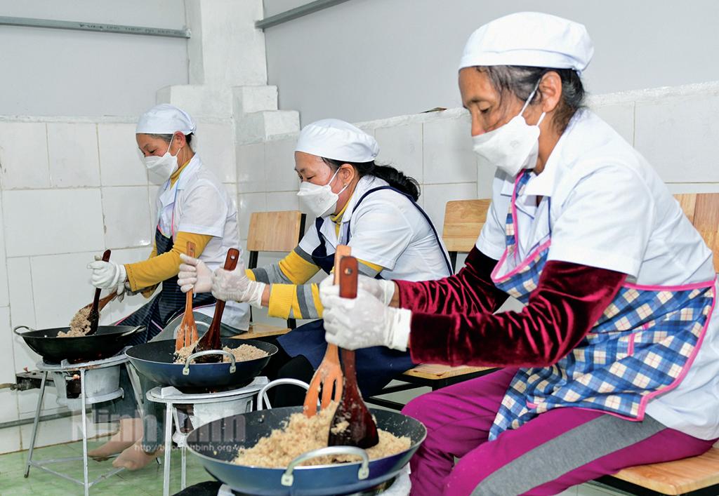 Sản phẩm OCOP rộn ràng đơn hàng đầu Xuân