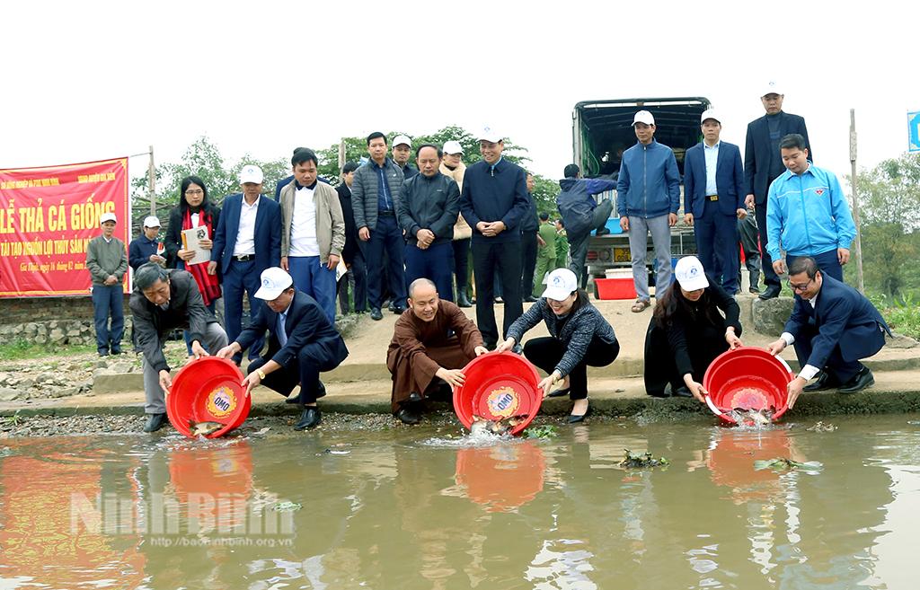 Thả gần 2 vạn cá giống, tái tạo nguồn lợi thủy sản