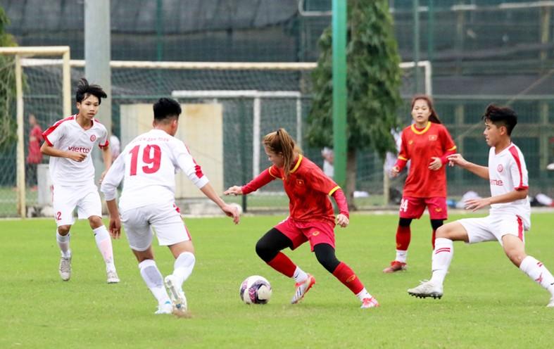 U20 nữ quốc gia thử sức với "quân xanh" U15 Viettel
