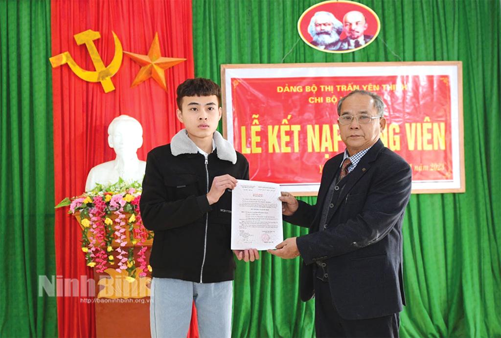 Yên Mô chú trọng kết nạp Đảng trong thanh niên nhập ngũ