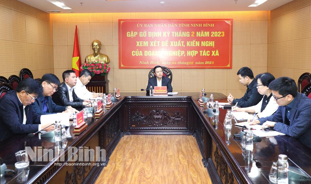 Đồng chí Chủ tịch UBND tỉnh gặp gỡ doanh nghiệp định kỳ tháng 2