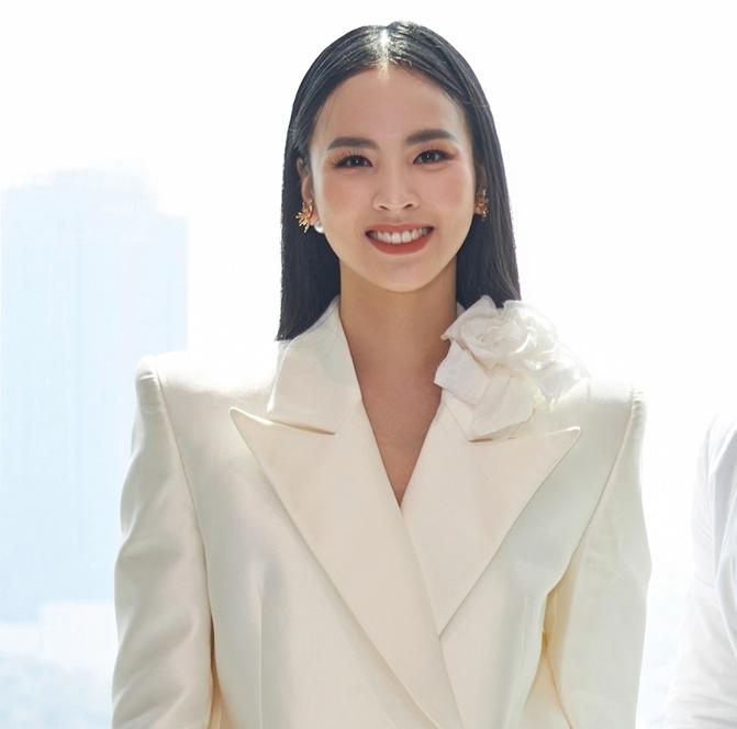 Quỳnh Nga làm giám đốc quốc gia Miss Universe Vietnam