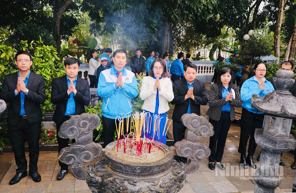 Tỉnh đoàn dâng hương nhân kỷ niệm Ngày thành lập Đảng Cộng sản Việt Nam