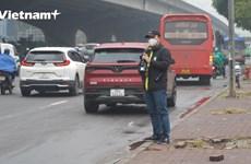 Cảnh sát giao thông cải trang, ghi hình nạn xe 'rùa bò' đón trả khách