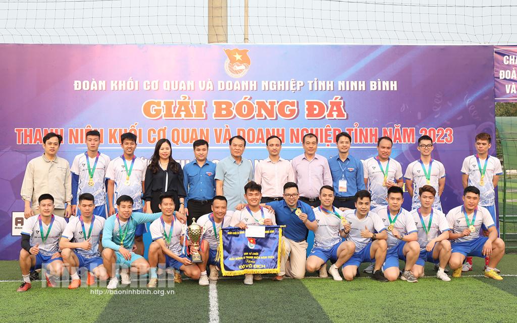 Bế mạc và trao thưởng Giải bóng đá thanh niên khối Cơ quan và Doanh nghiệp tỉnh