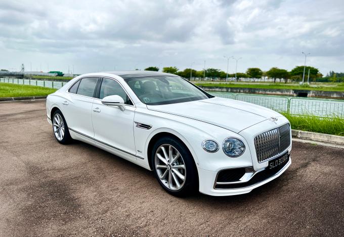 Bentley Flying Spur Hybrid - mãnh lực trầm lắng