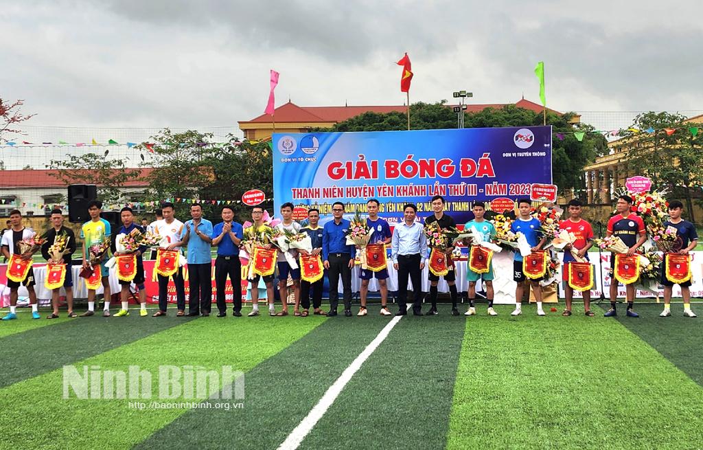 Khai mạc Giải bóng đá thanh niên huyện Yên Khánh lần thứ III