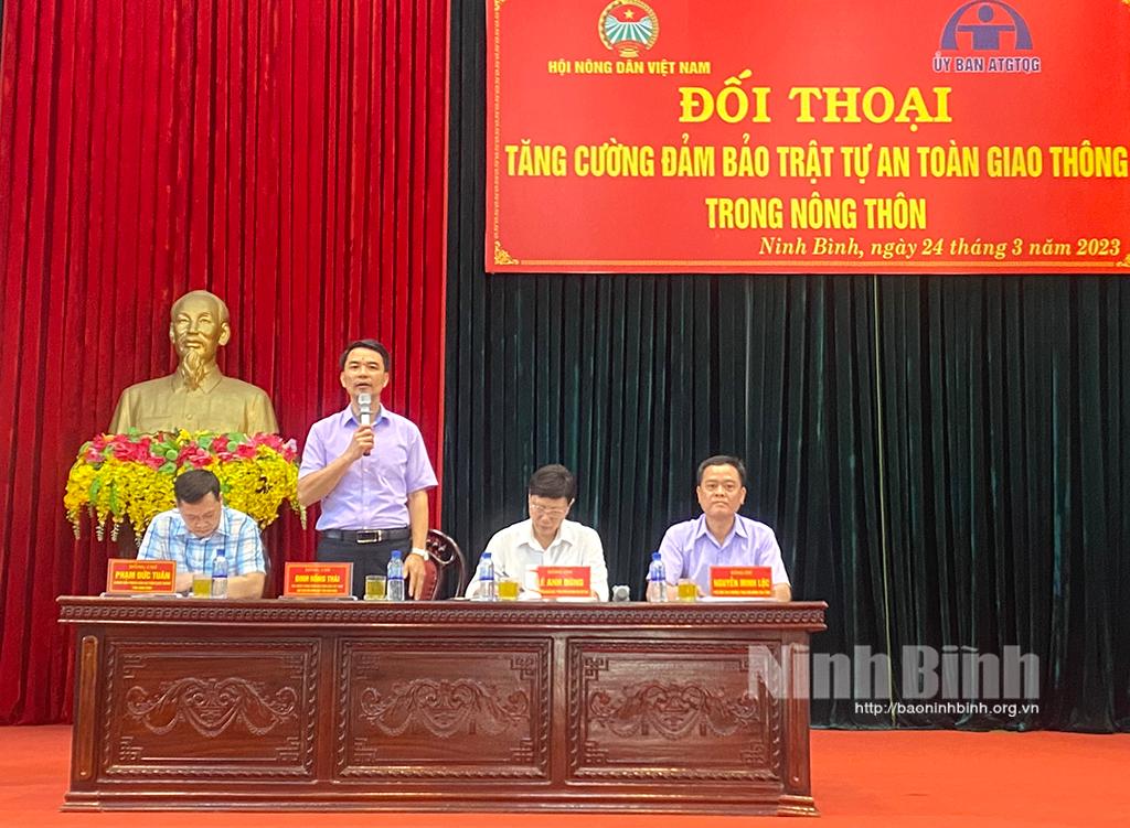 Đối thoại "Tăng cường đảm bảo trật tự an toàn giao thông trong nông thôn"