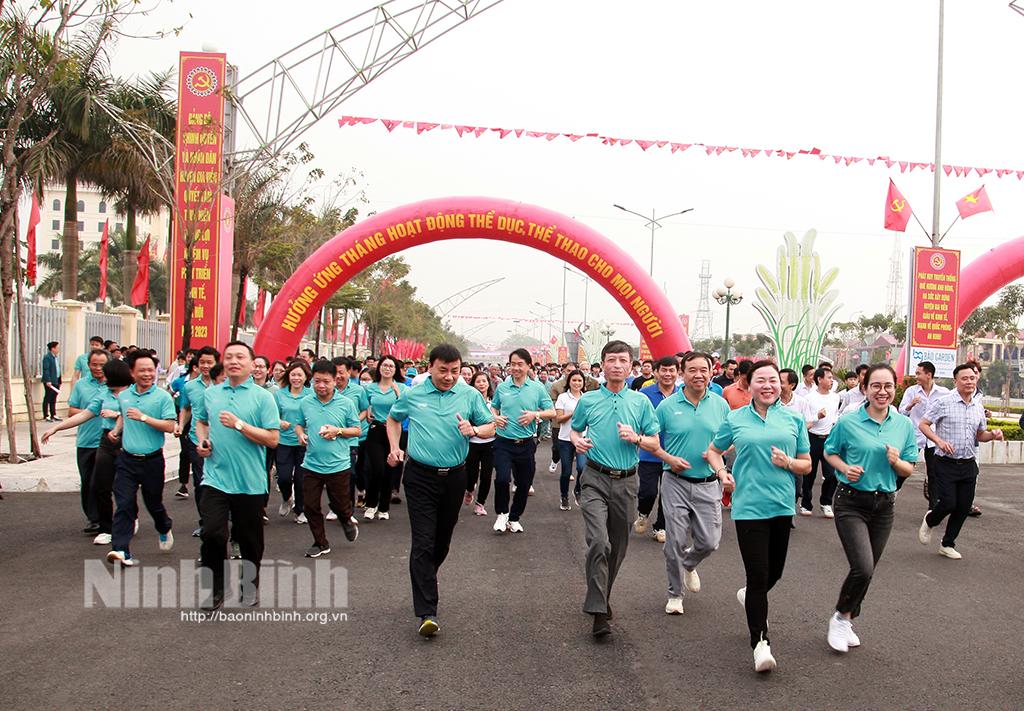 Gia Viễn phát động hưởng ứng Tháng hoạt động TDTT cho mọi người và Ngày chạy Olympic vì sức khỏe toàn dân