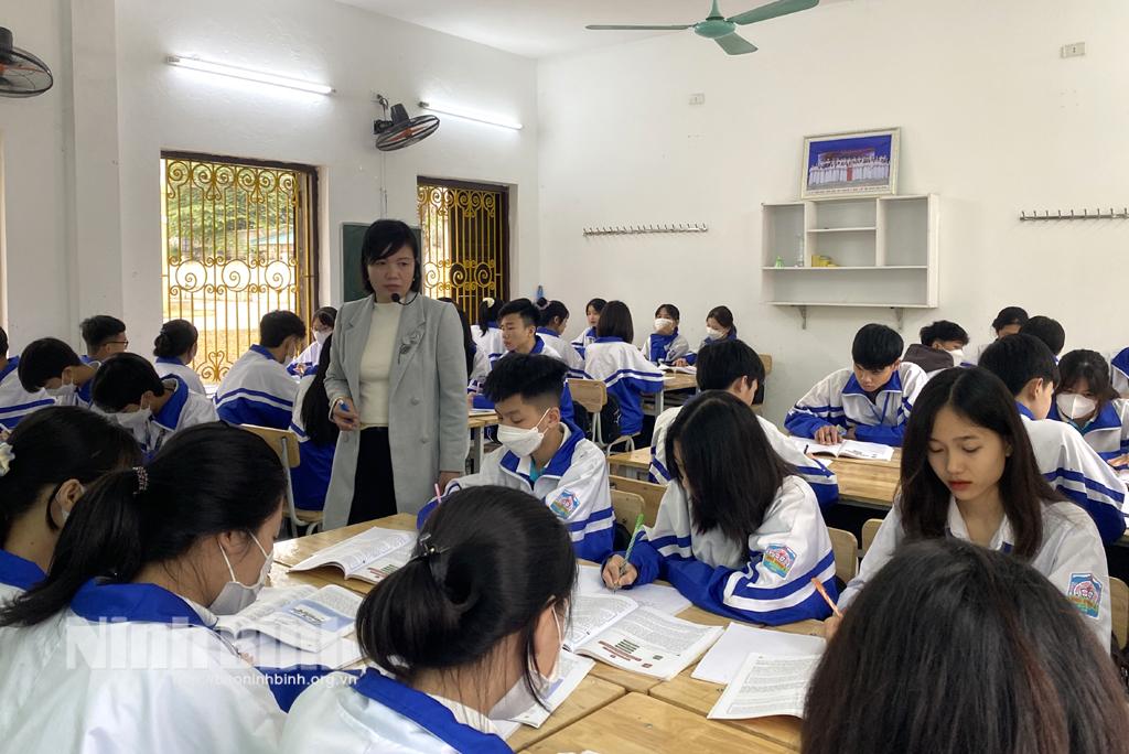 Đổi mới phương pháp dạy và học môn Lịch sử trong trường THPT