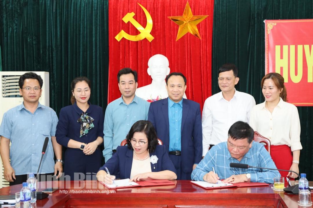 Ký kết chương trình phối hợp giữa Liên minh HTX tỉnh và huyện Yên Mô