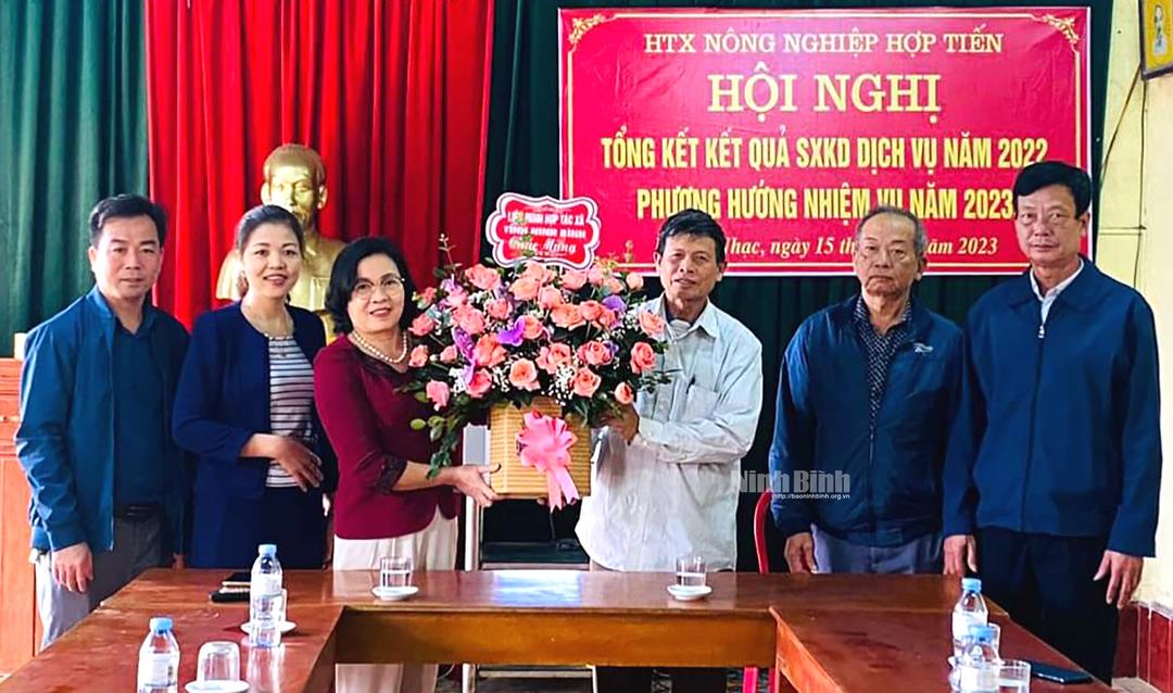 Liên minh HTX tỉnh thăm, động viên sản xuất một số HTX, Quỹ tín dụng nhân dân trên địa bàn