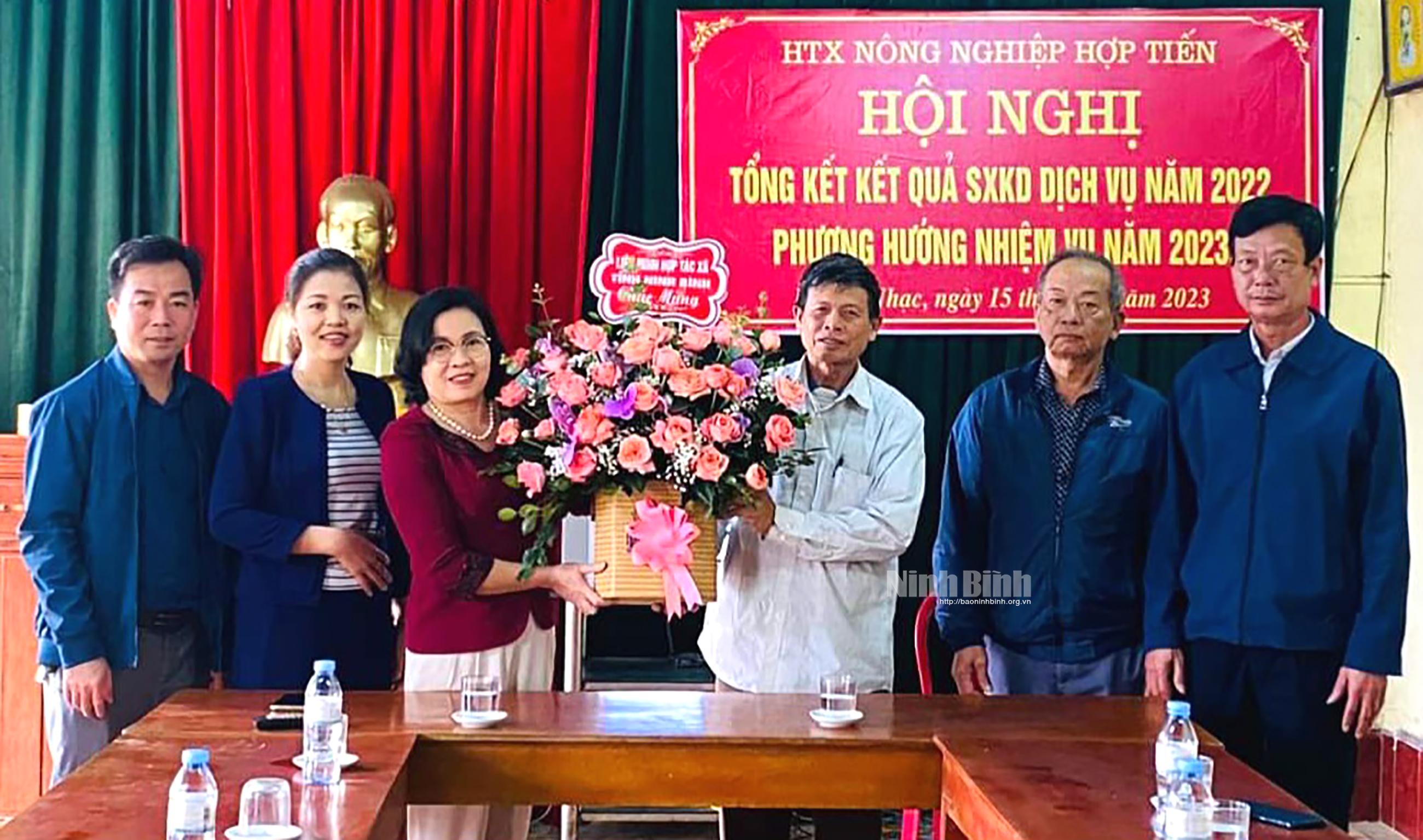 Liên minh HTX tỉnh thăm, động viên sản xuất một số HTX, Quỹ tín dụng nhân dân trên địa bàn