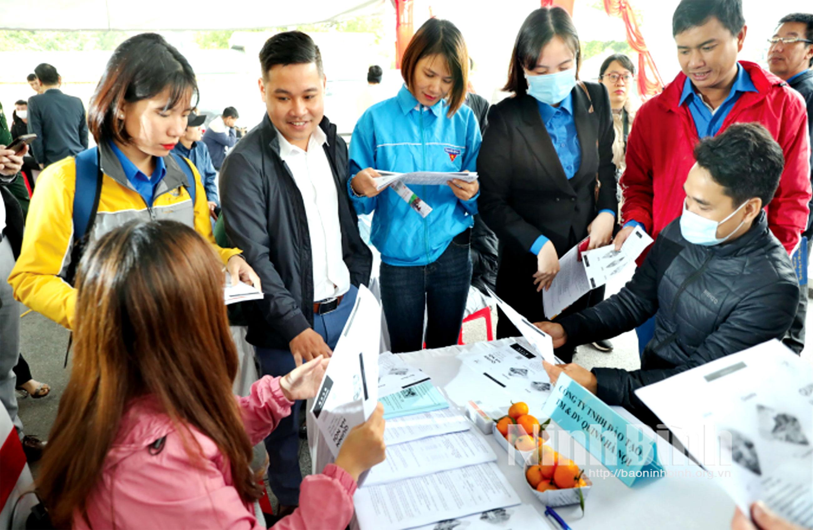 Thị trường lao động có dấu hiệu phục hồi