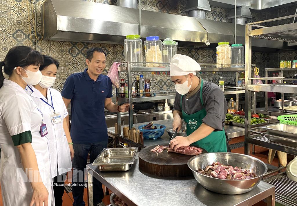 Hoa Lư triển khai "Tháng hành động vì an toàn thực phẩm năm 2023"