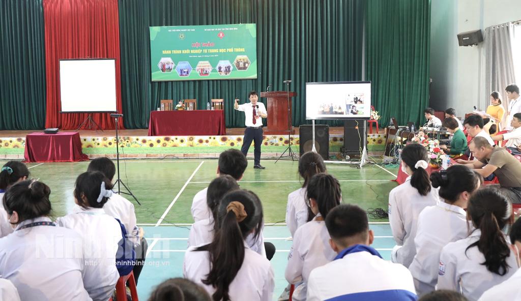 Hội thảo "Hành trình khởi nghiệp từ trung học phổ thông"