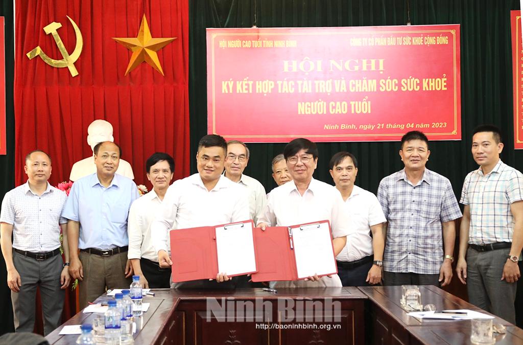 Ký kết hợp tác tài trợ và chăm sóc sức khỏe người cao tuổi