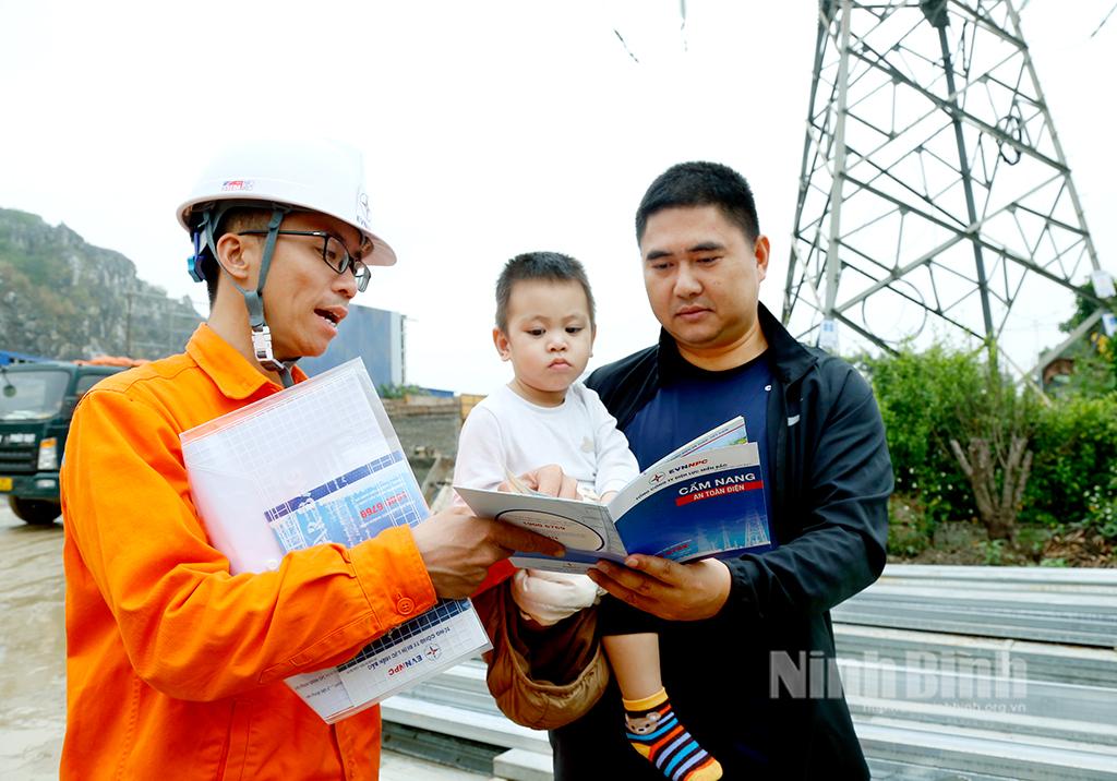 Từng bước giải quyết tình trạng vi phạm an toàn công trình lưới điện cao áp