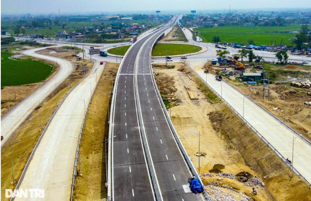 Ninh Binh - Thanh Hoa expressway section to be opened to traffic later this month