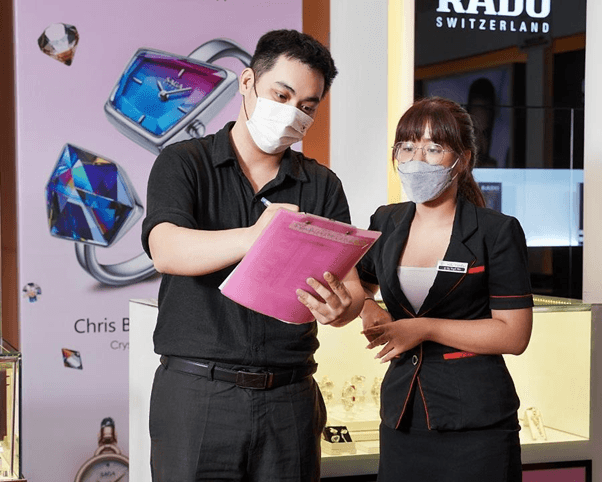 Tại sao đồng hồ Casio Hải Triều không giảm giá, khách vẫn đông?