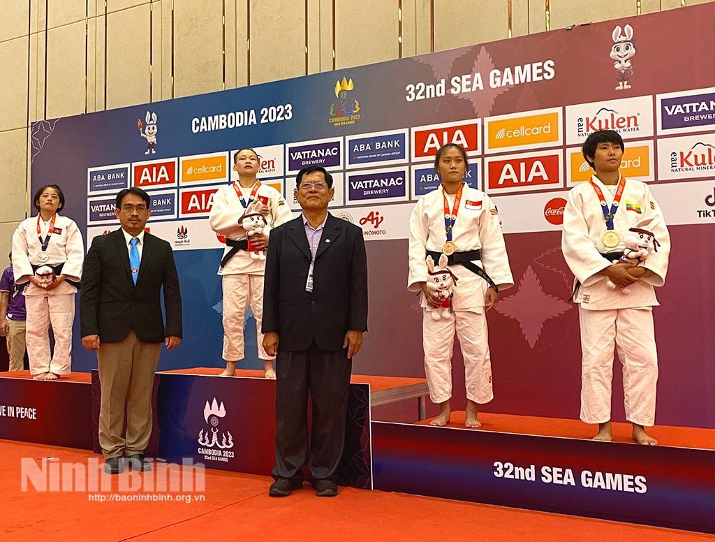 Võ sĩ judo Nguyễn Thị Thanh Thủy giành huy chương Vàng tại SEA Games 32