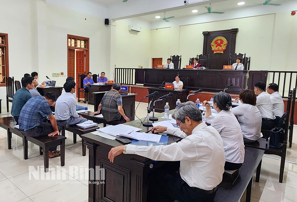 Các bị cáo trong vụ án vi phạm tại Ngân hàng Co-opBank Ninh Bình chịu mức án từ 3- 8 năm tù