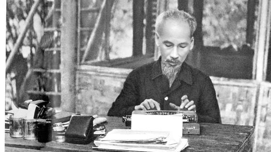 Tư tưởng Hồ Chí Minh là ngọn đuốc soi đường cho cách mạng Việt Nam