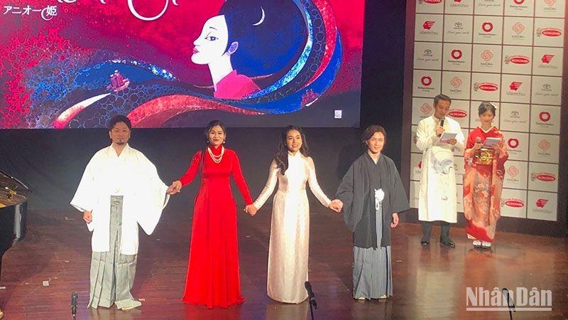Nghệ sĩ Nhật Bản hát opera bằng tiếng Việt trong vở diễn về công nữ nhà Nguyễn