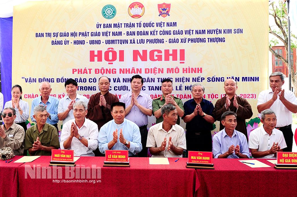 Phát động xây dựng mô hình thực hiện nếp sống văn minh tại xã Lưu Phương