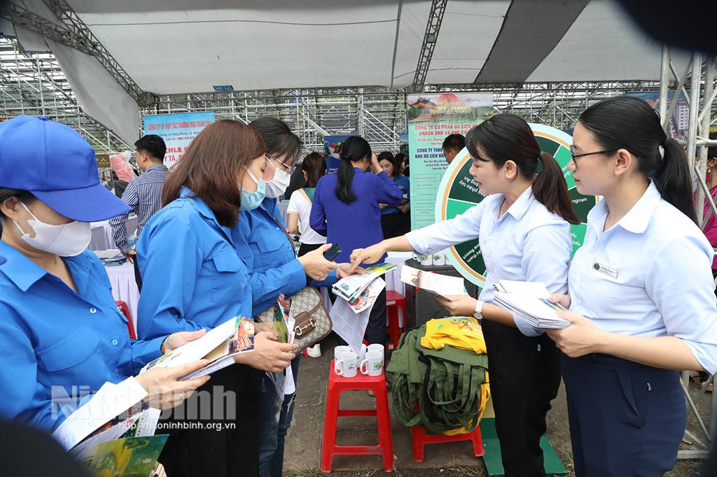 Tăng cường kết nối để tháo gỡ khó khăn về lao động cho doanh nghiệp