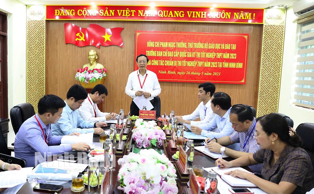 Thứ trưởng Bộ Giáo dục và Đào tạo kiểm tra công tác chuẩn bị Kỳ thi tốt nghiệp THPT năm 2023 tại Ninh Bình