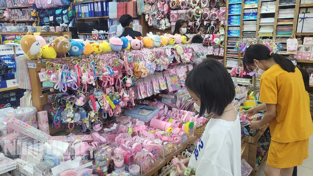 Đa dạng đồ chơi trẻ em phục vụ Tết thiếu nhi 1/6