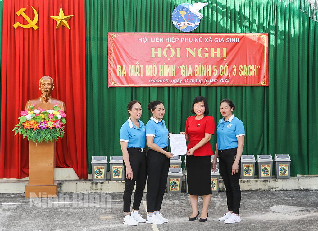 Ra mắt mô hình "Gia đình 5 có, 3 sạch"