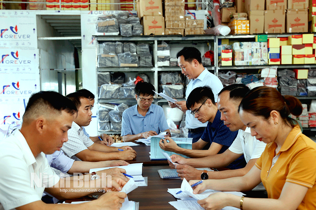 Nghiệm thu đề tài cấp cơ sở phát triển thương hiệu gốm Bồ Bát